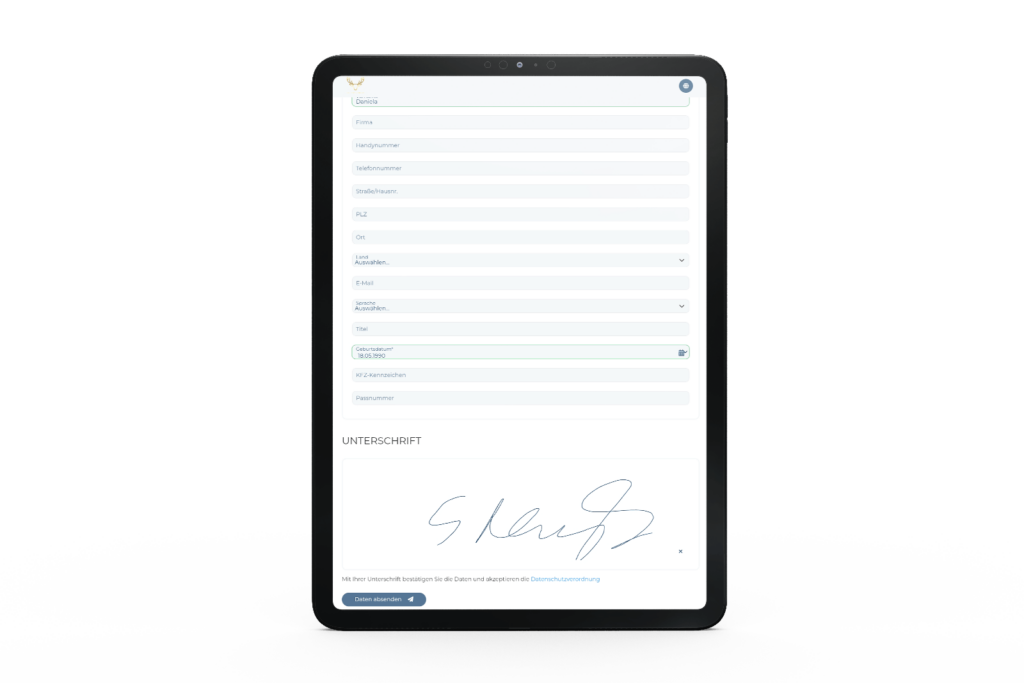 Mit dem digitalen Meldeschein der SoftTec Cloud Hotelsoftware werden Gästedaten einfach und papierlos erfasst. Verfügbar an allen Endgeräten hat man einen optimalen Überblick über alle Buchungsdaten.
